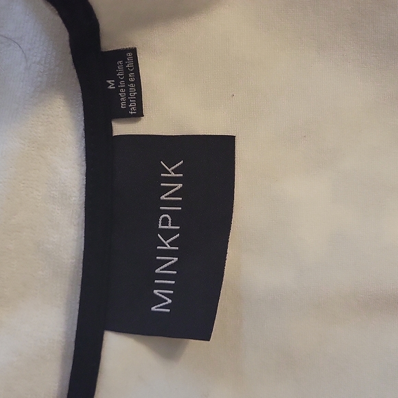 A line fit and flare Mink Pink dress size M - Picture 4 of 4